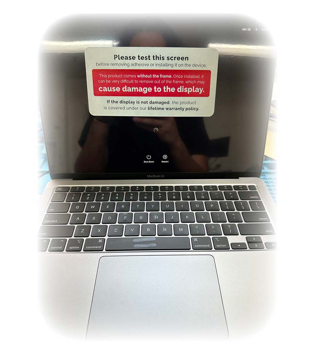 Screen-Replacement-MacBook-Repair-Canada